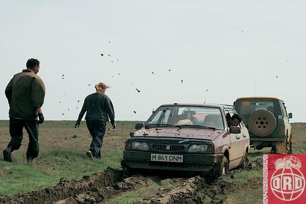 Машины в восточной части Казахстана редки – после дождя местные дороги становятся труднопреодолимы.