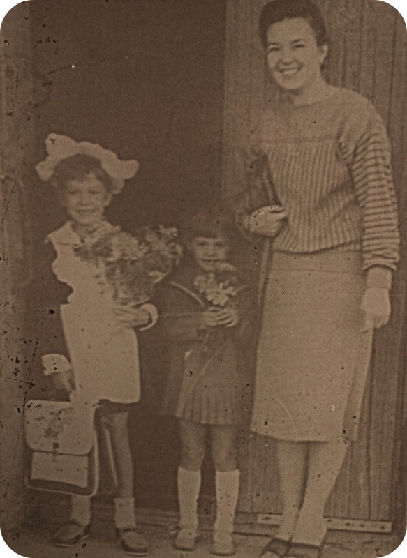 Якубинская Таня-моя Мамочка и мои две старшие сестрёнки средняя Инна и Наташа