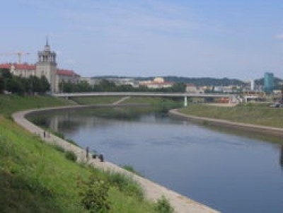 250px-Neris_river_in_Vilnius[1].jpg