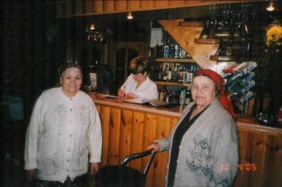Мама в 2005 году в Обнинске. Надеюсь узнали её. Она справа. Слева Хамита Магдеева мама.