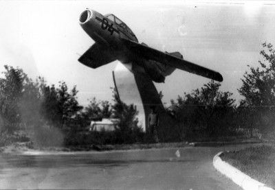 МиГ-15 бортовой номер 04