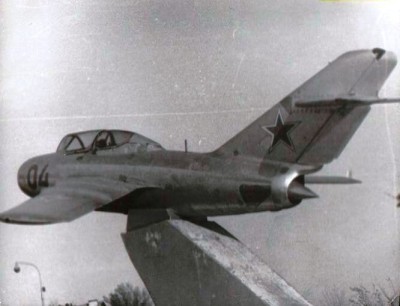 МиГ-15 бортовой номер 04